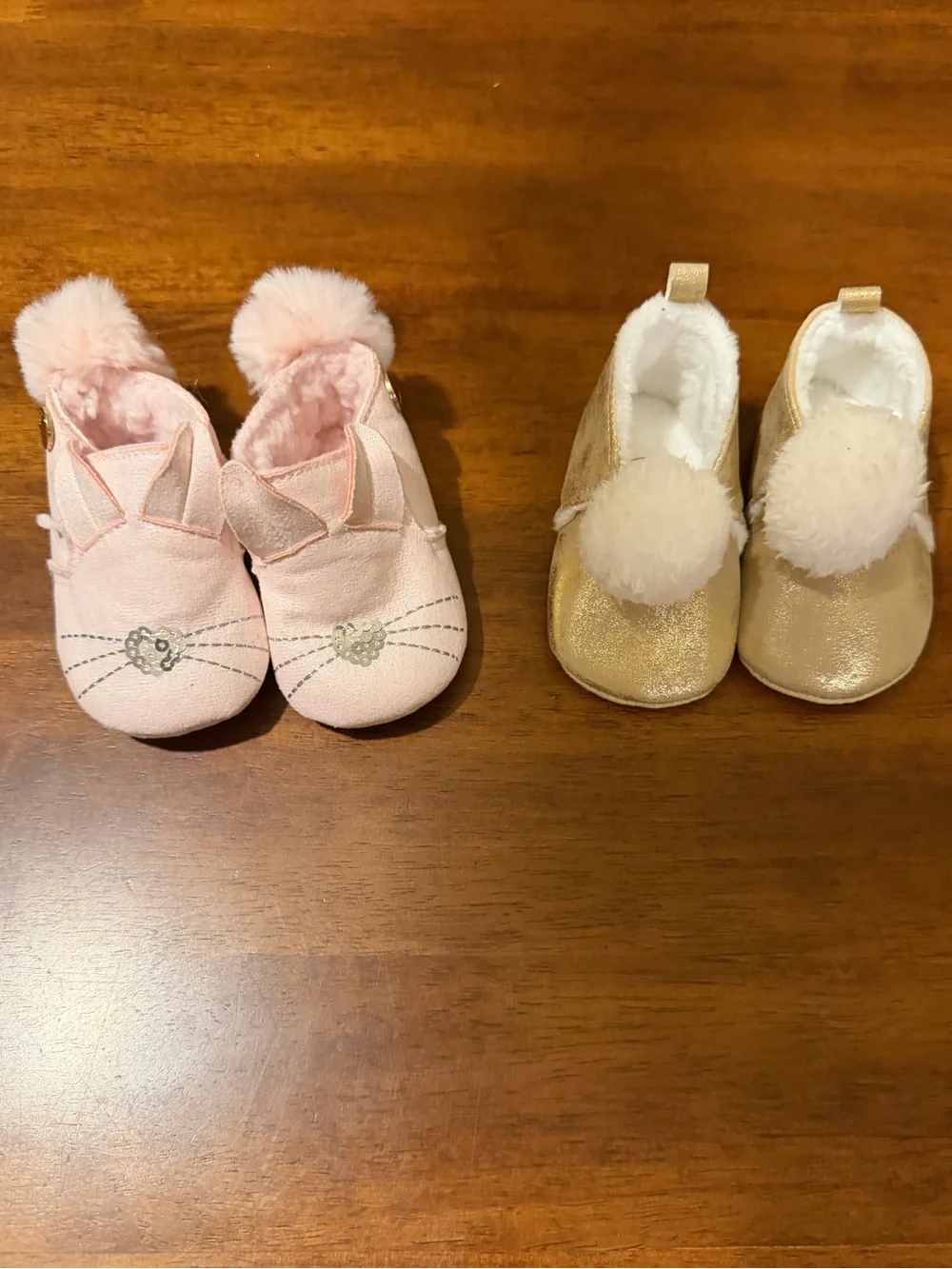 Pink Pom Baby Shoes - Soft Cozy Slip-Ons newborn baby size 1 (0-3 months)